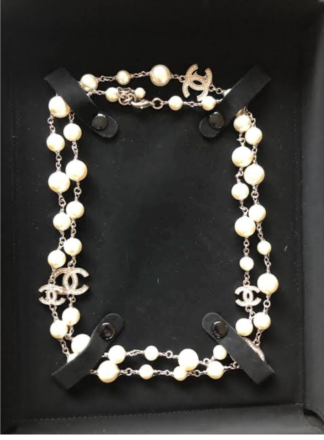 AUTHENTIC CHANEL 5 CC LOGO CLASSIC LONG CRYSTAL AND WHITE PEARL