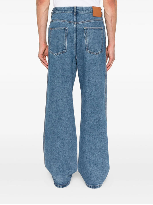 LOEWE
Anagram-embroidered jeans
