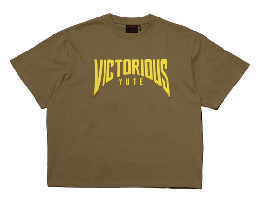 VY TEXT LOGO OLIVE T-SHIRT