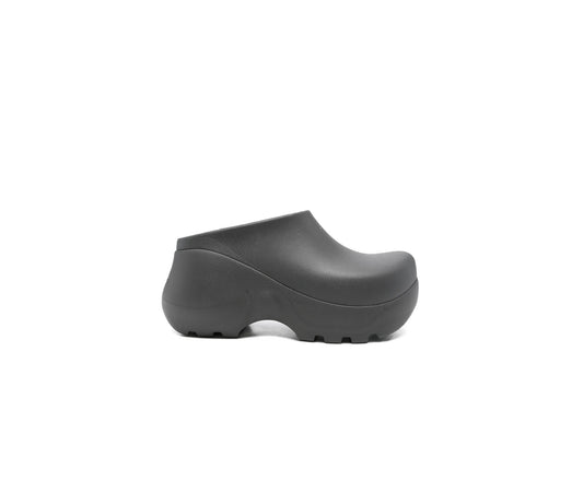 Crocs
platform clog slides