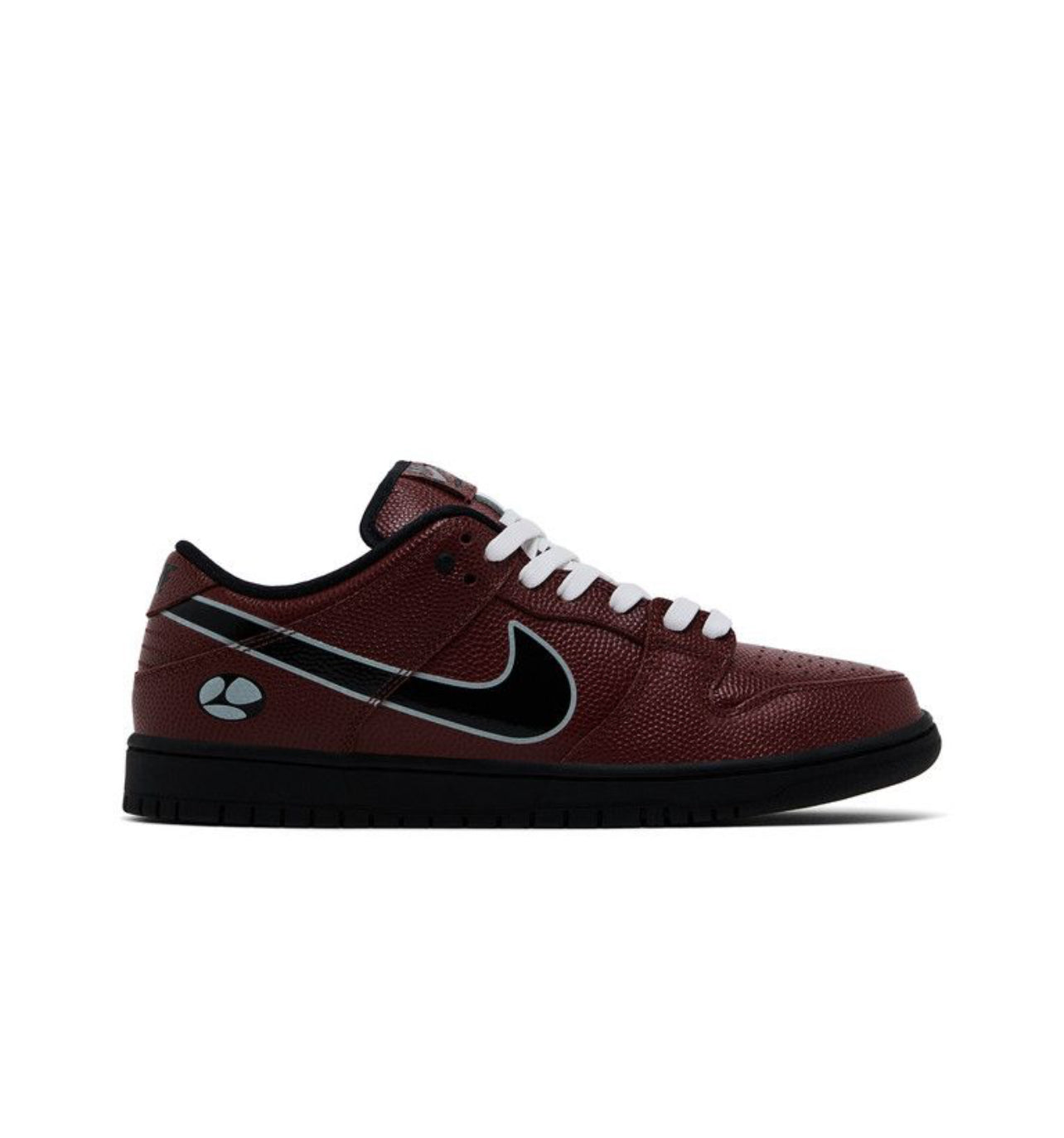 Limosine Skateboards × Nike Dunk
Low SB 'Football'